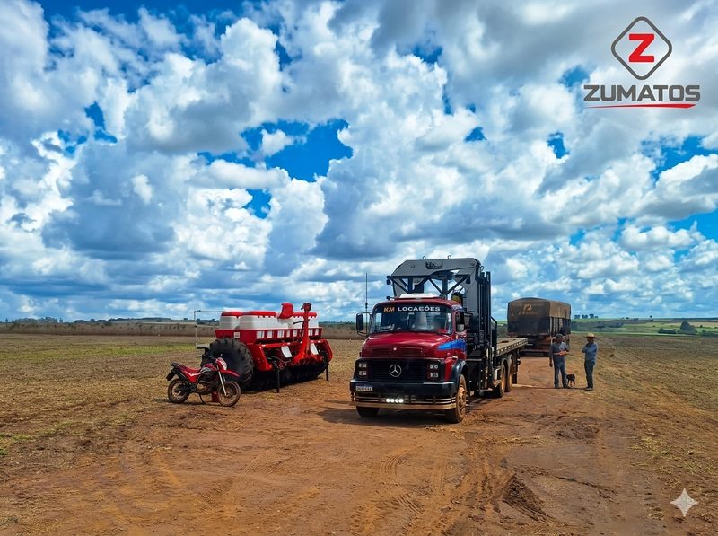 Entrega de máquina agrícola no destino